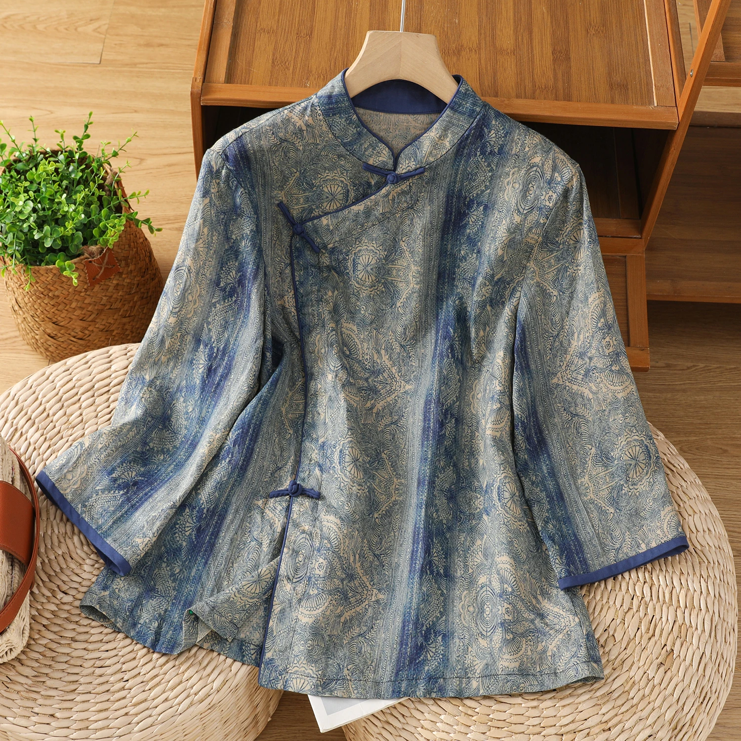 

plus Size Cotton Linen Shirt Women's Fashionable Printed Spring Summer New Style Retro Ethnic Wind Bubble Sleeve Stand Collar...