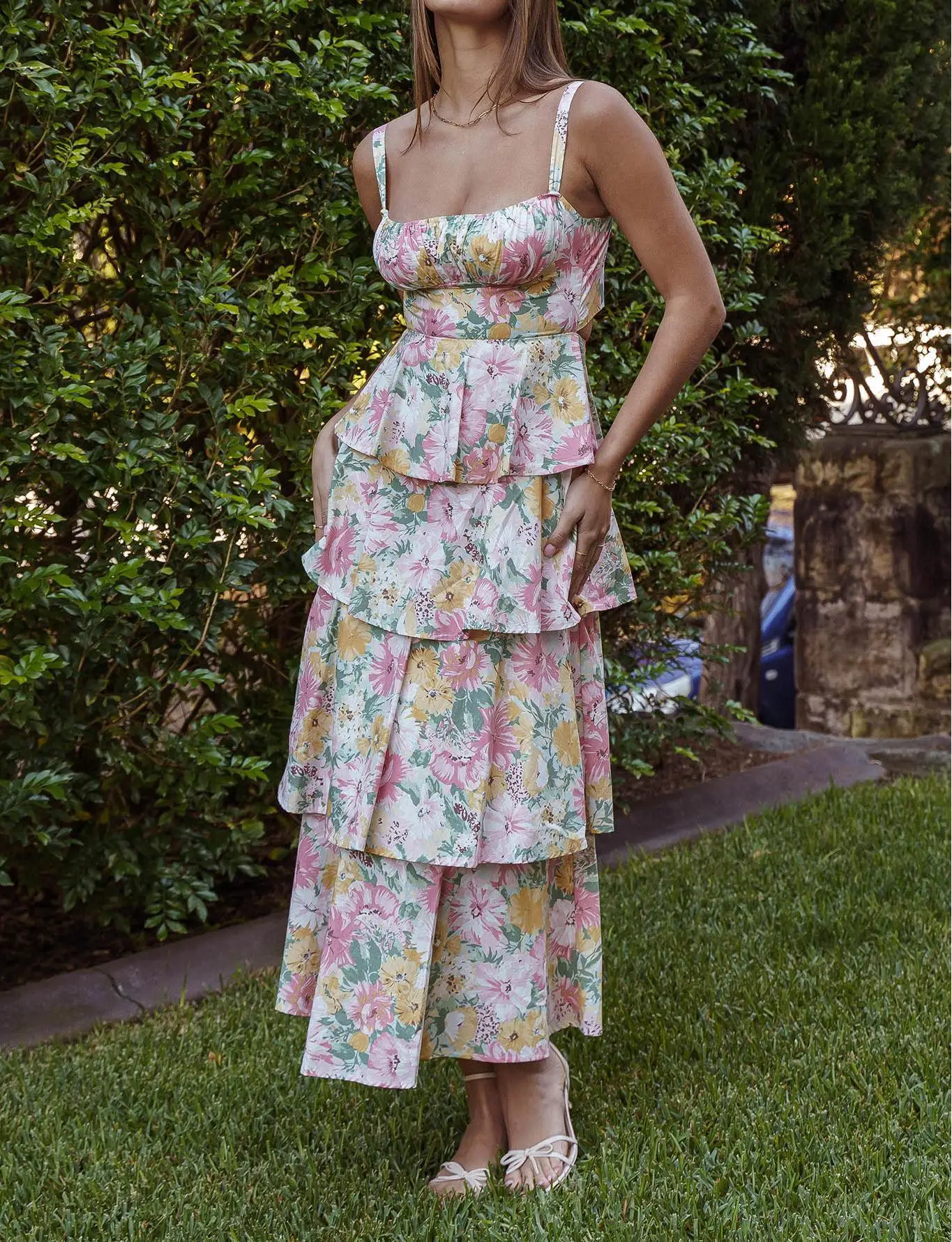 

Women Floral Layered Ruffle Dress Spaghetti Strap A-Line Long Dress Summer Bohemian Beach Retro Dresses New Aesthetic Clothes