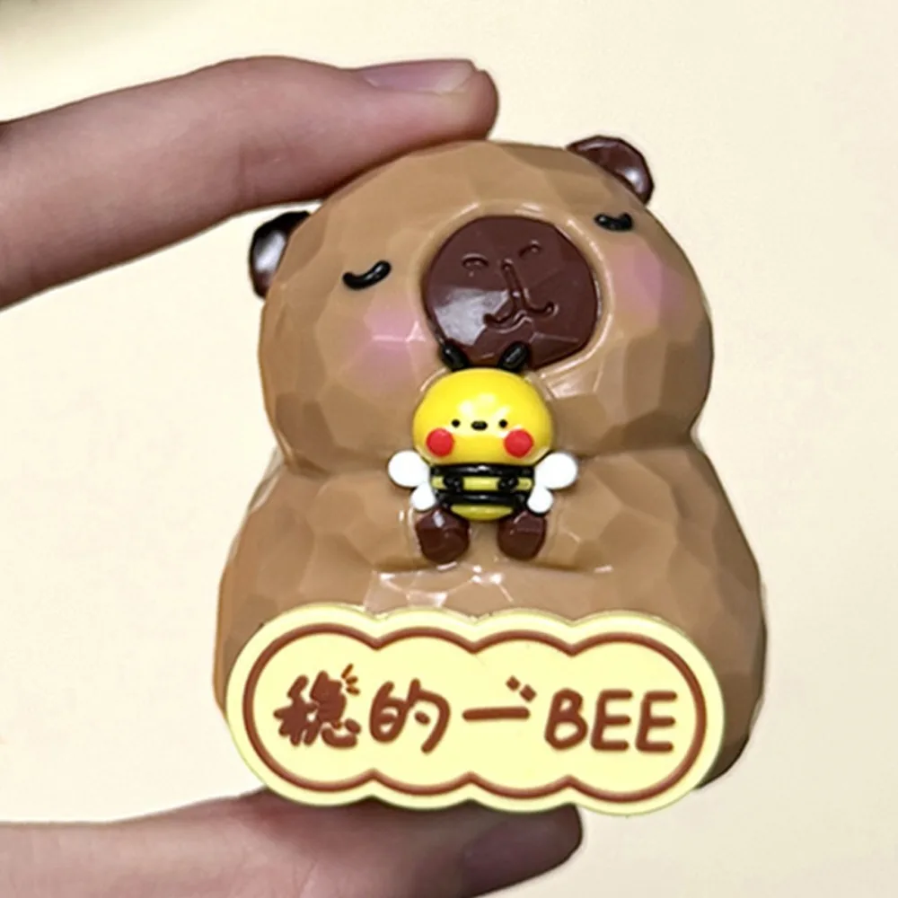 彫刻テクスチャカピバラデスクオーナメントカエル豚カピバラ人形おもちゃかわいい工芸品シミュレーションカピバラモデルワーク