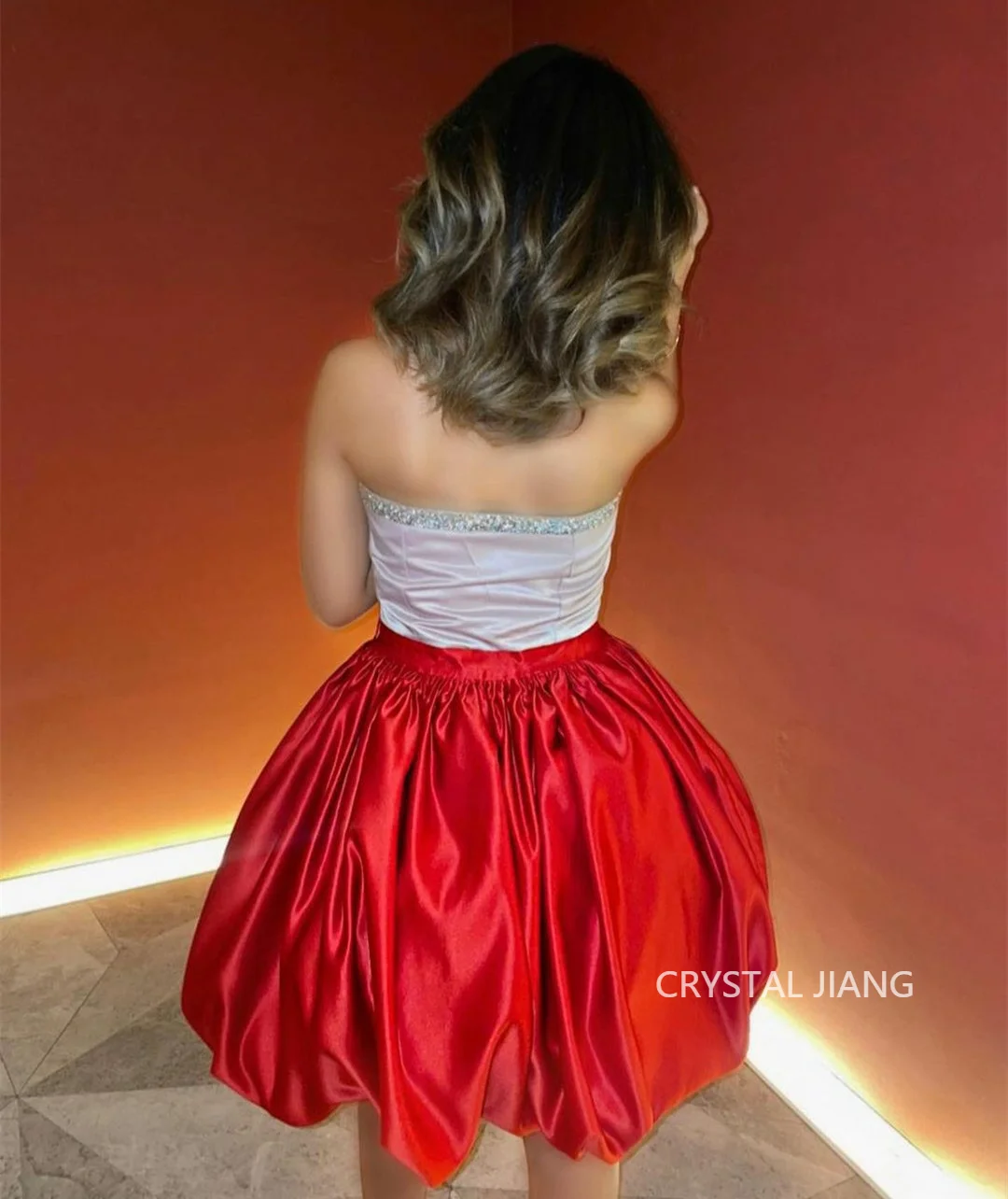 Vestido de noche corto de satén con cuello Halter y cuentas para mujer, traje rojo hasta la rodilla para graduación