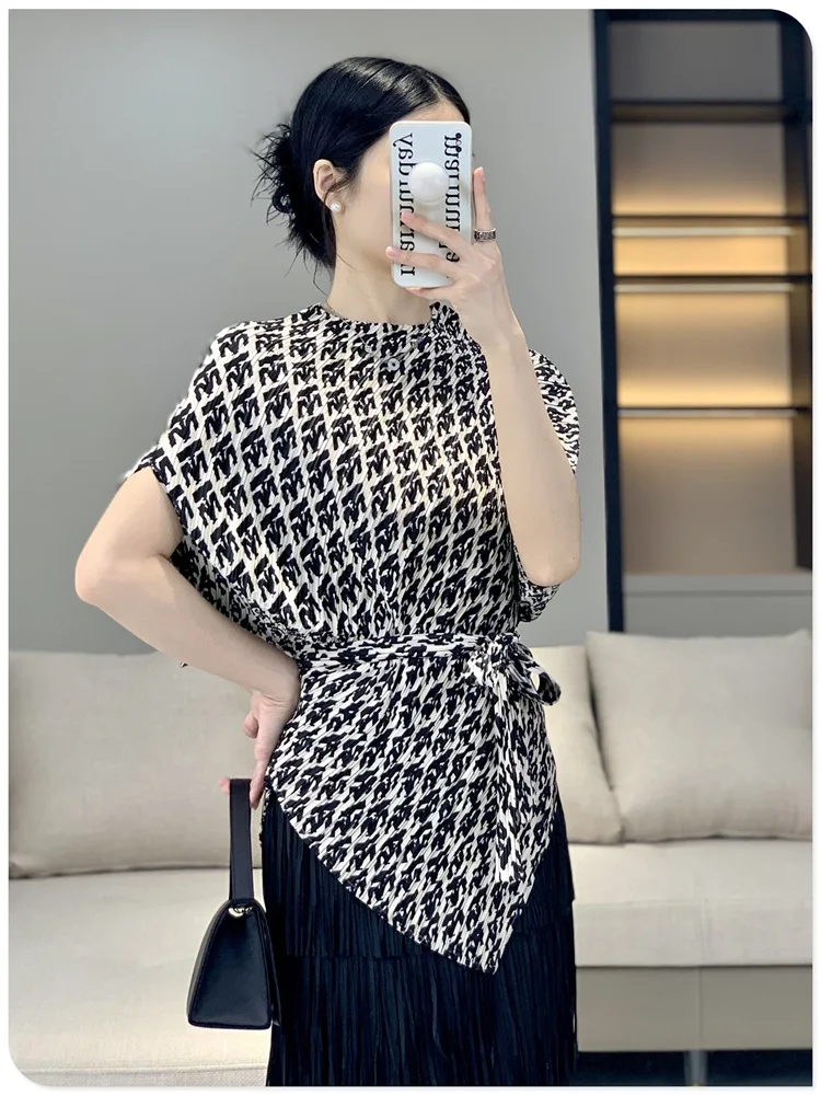 HOT SELLING  Miyake new style  fold  fashion short sleeve o-neck Geometric printing Irregular T- shirt IN STOCK