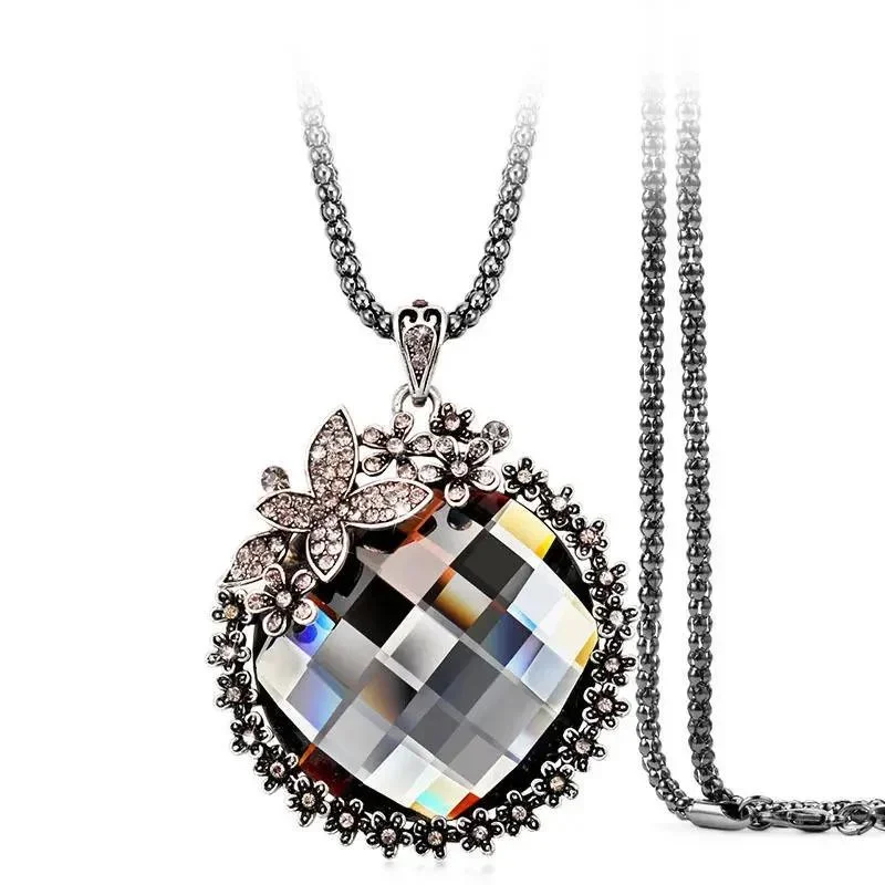 2024 Romantic Butterfly Round Crystal Sweater Chain Necklaces Korean Female Long Chain Necklace for Women Lady Accessories
