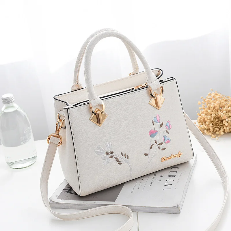 TRAVEASY 2024 New Women\'s Bag Female Leisure Style Atmosphere Fashion Female Bag Cross Body Bag Single Shoulder Bag Handbag