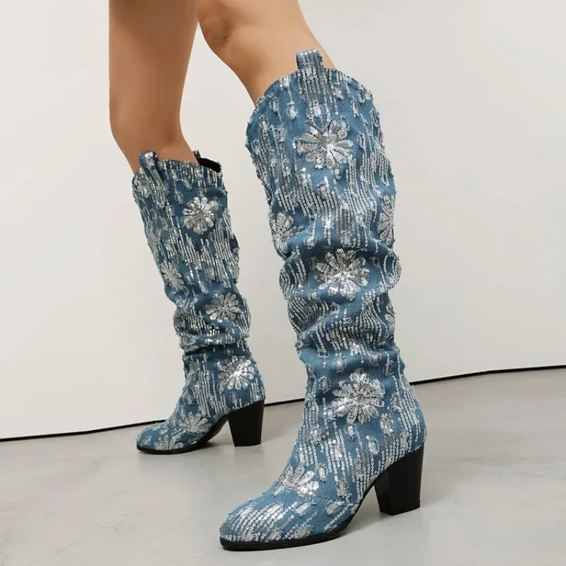 

Новые джинсовые сапоги до колена с блестящими пайетками в стиле ретро, повседневные женские сапоги в европейском и американском стиле на толстом каблуке 6,5 см, размер 48