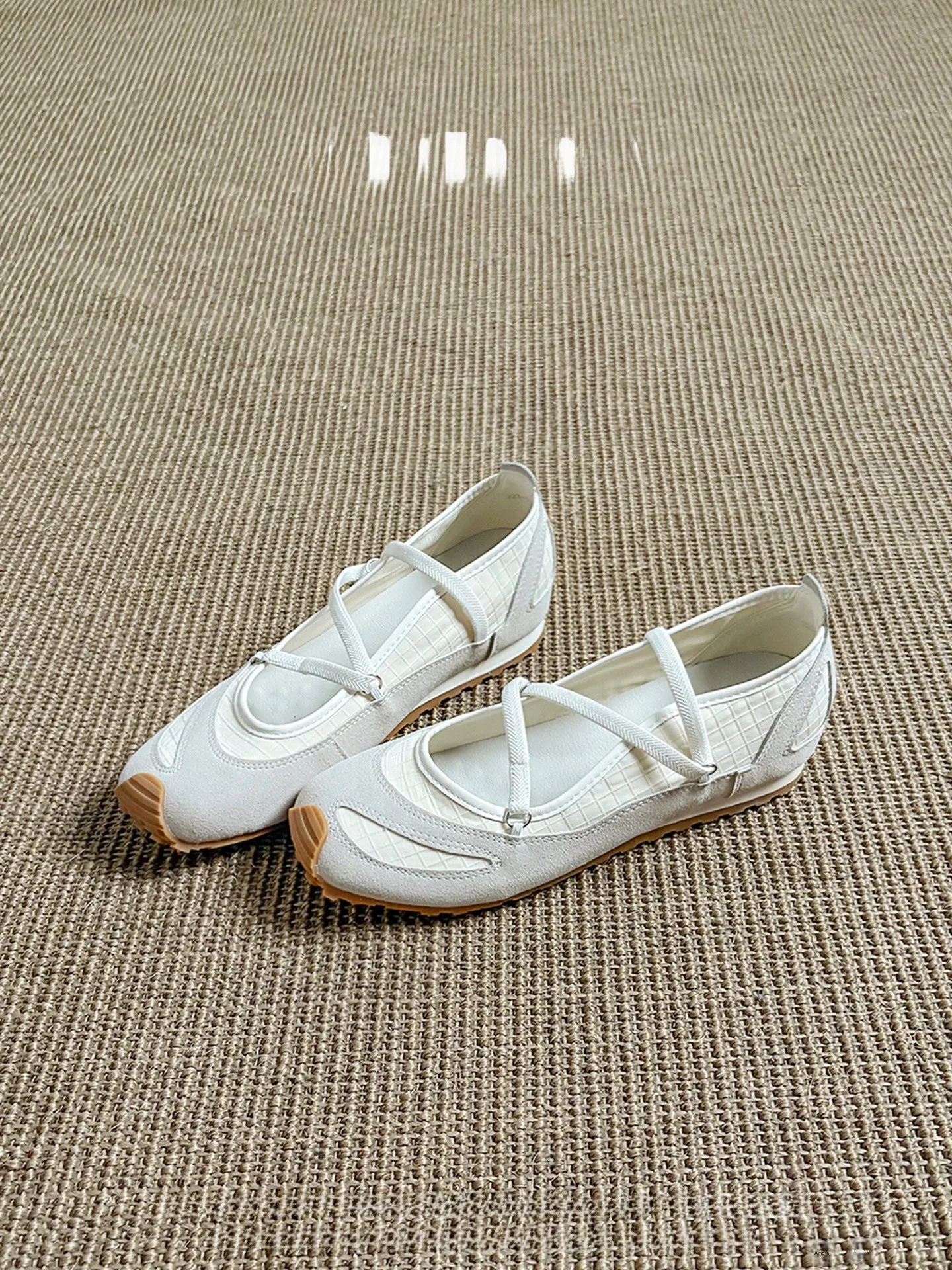 scarpe-mary-jane-sportive-in-pelle-da-donna-comode-e-versatili-traspiranti-per-l'estate-ottimo-look-non-affaticano-i-piedi