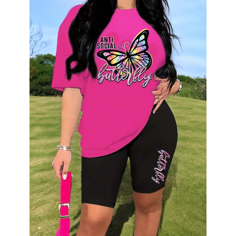 

Women's round-neck short-sleeved top with butterfly pattern print, paired with shorts. Summer sportswear.