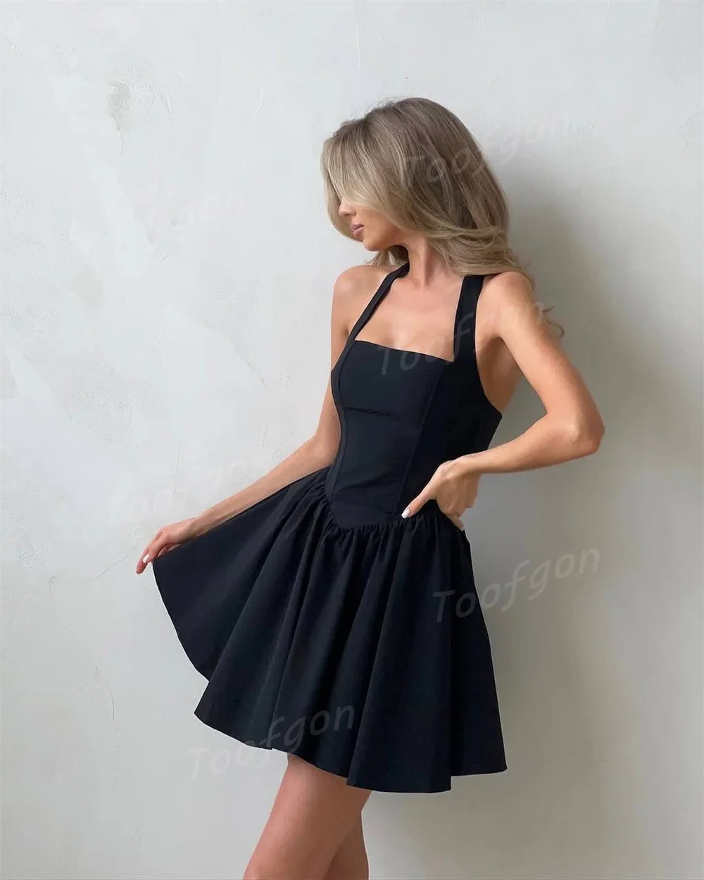 فساتين سهرة قصيرة سوداء من Toofgon رسن مخصصة من الساتان على شكل حرف A بدون أكمام للحفلات الراقصة للنساء فوق الركبة فستان رسمي للحفلات