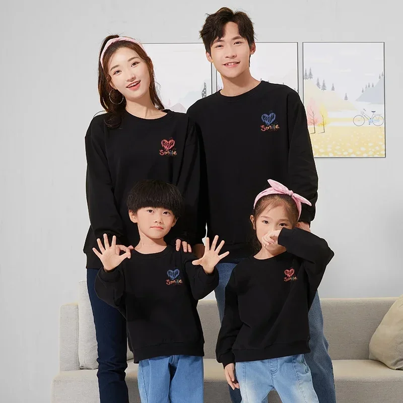 Korean Christmas Mom Daughter Tops Mom Dad Son Sweatshirts Casual Matching Family Outfits Heart Print Shirts Couple Pullovers