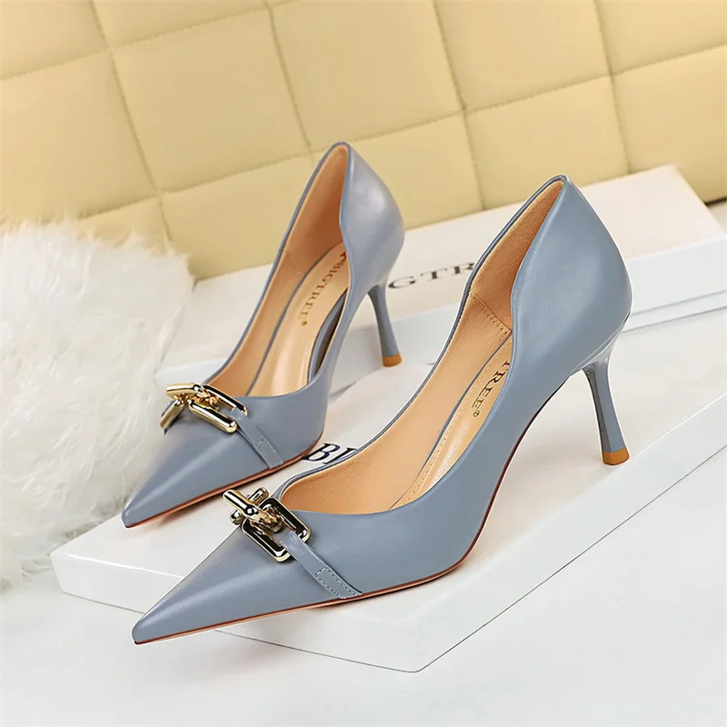 

Elegant Women Pumps Metal Button Kitten Heels Shoes Stiletto Banquet Shoes Pointed Shallow Mouth Hollow Single Shoes