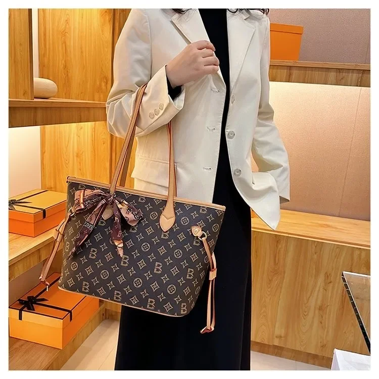 

2025 Trendy Retro Printed Messenger Bag - Large Capacity Must - have for Students' Commuting, Ideal Mother Bag