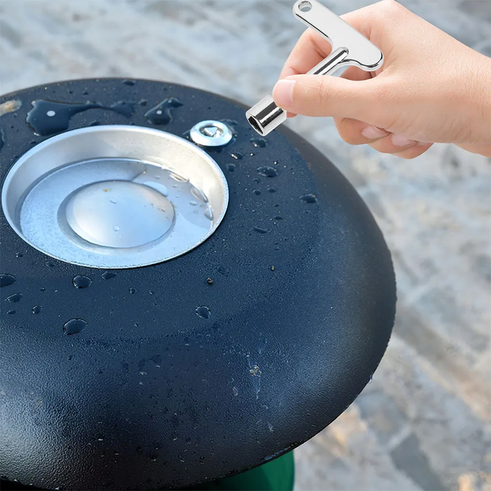 

4pcs Triangle Key Trash Can Cabinet Key for Garbage Bin RV Outdoor Use Lightweight Compact Suitable Various Scenarios