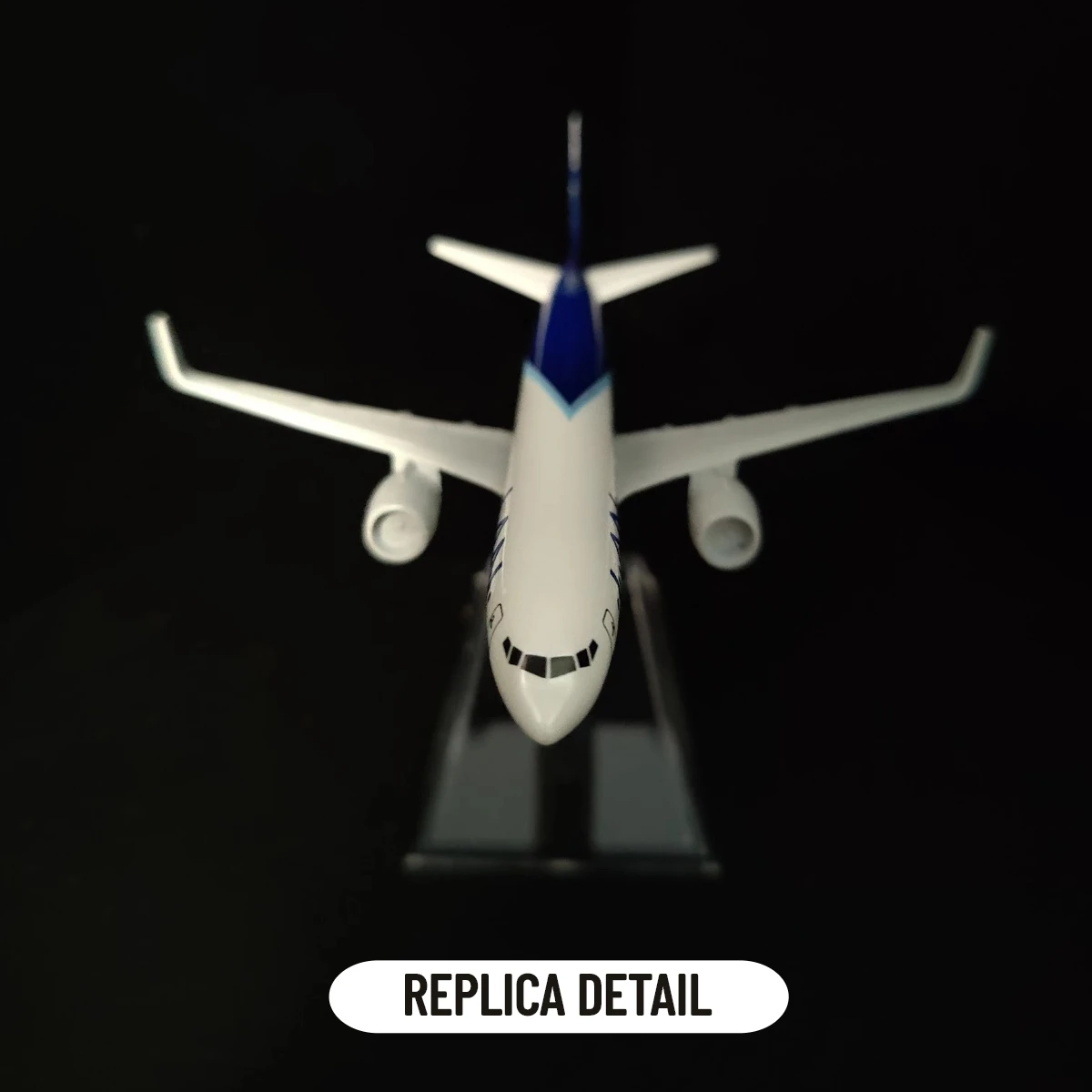 Scale 1:400 Metal Aircraft Replica Chile LAN B737 Airlines Boeing Airbus Airplane Diecast Model Aviation Miniature Boy Toy