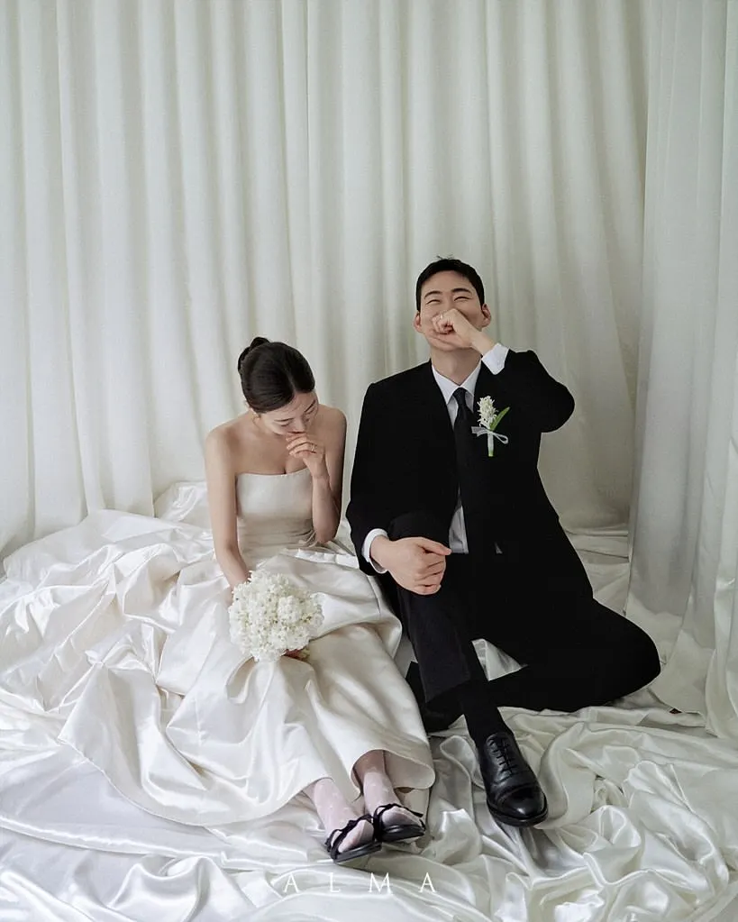 Sondr ใหม่ Elegant ชุดแต่งงานเกาหลี Strapless A Line ชุดเจ้าสาวที่กําหนดเองงานแต่งงาน Snap ชุดงานแต่งงานชุด