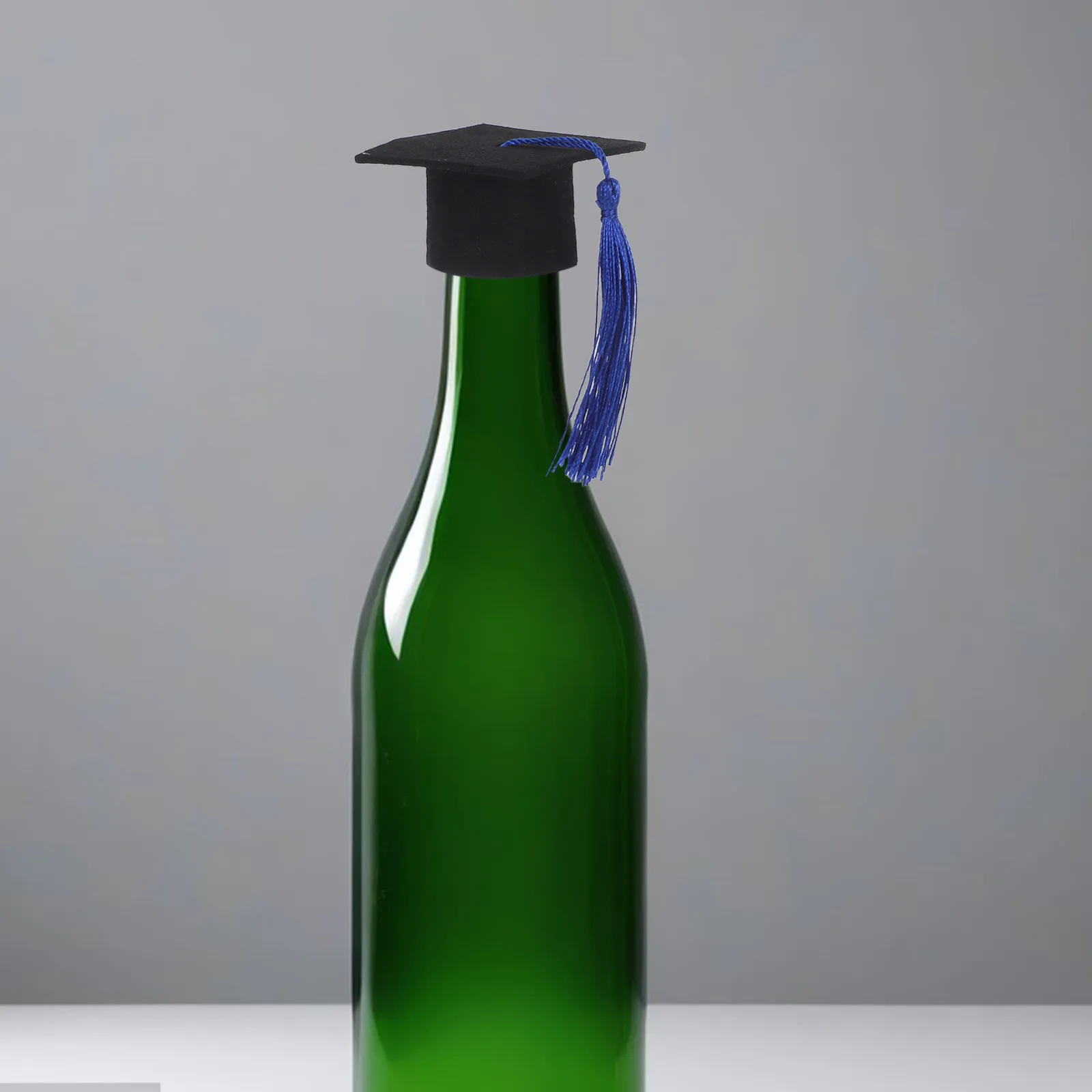 

6Pcs Doctoral Shape Wine Bottle Covers Mini Size Dark Blue Tassel Graduation Celebration Bottle Decoration