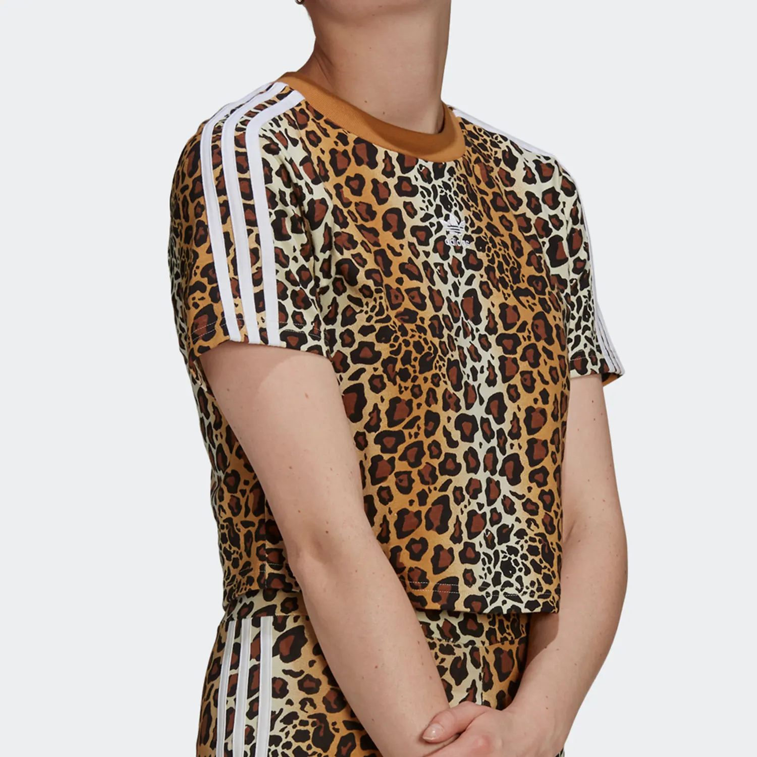 

Женская укороченная футболка Adidas Originals Three-Leaf Clover с животным принтом, повседневная, приталенная, с коротким рукавом HB4755