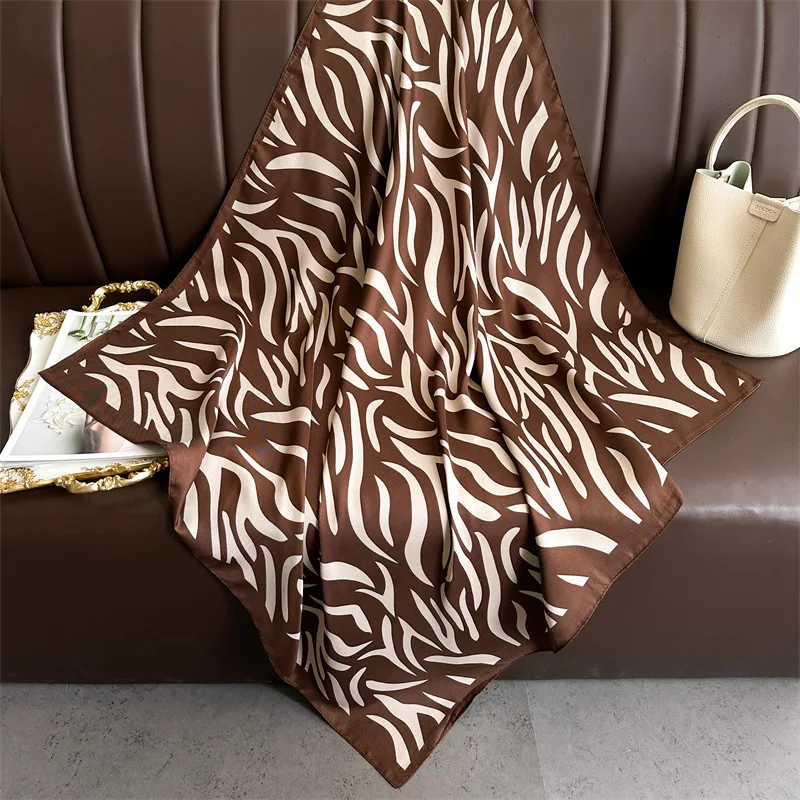 Syal Satin Lembut Wanita Mewah Syal Persegi Gambar Cetak Garis Hewan Mode Syal Twill Wanita Jilbab Jilbab 90*90CM