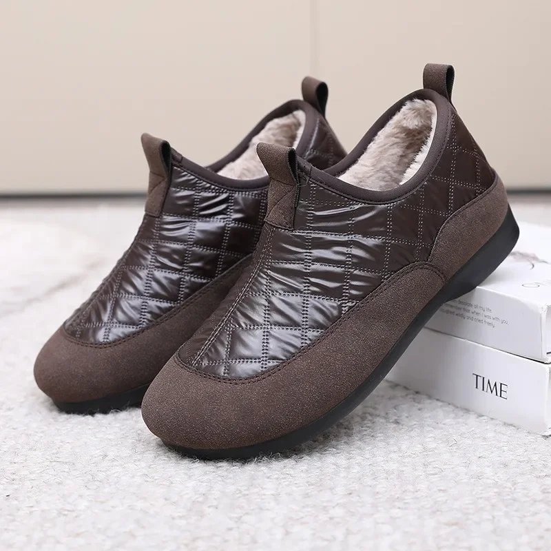 

Women's bread shoes, thickened with fleece for winter warmth, convenient to step on, non slip and comfortable women's boots