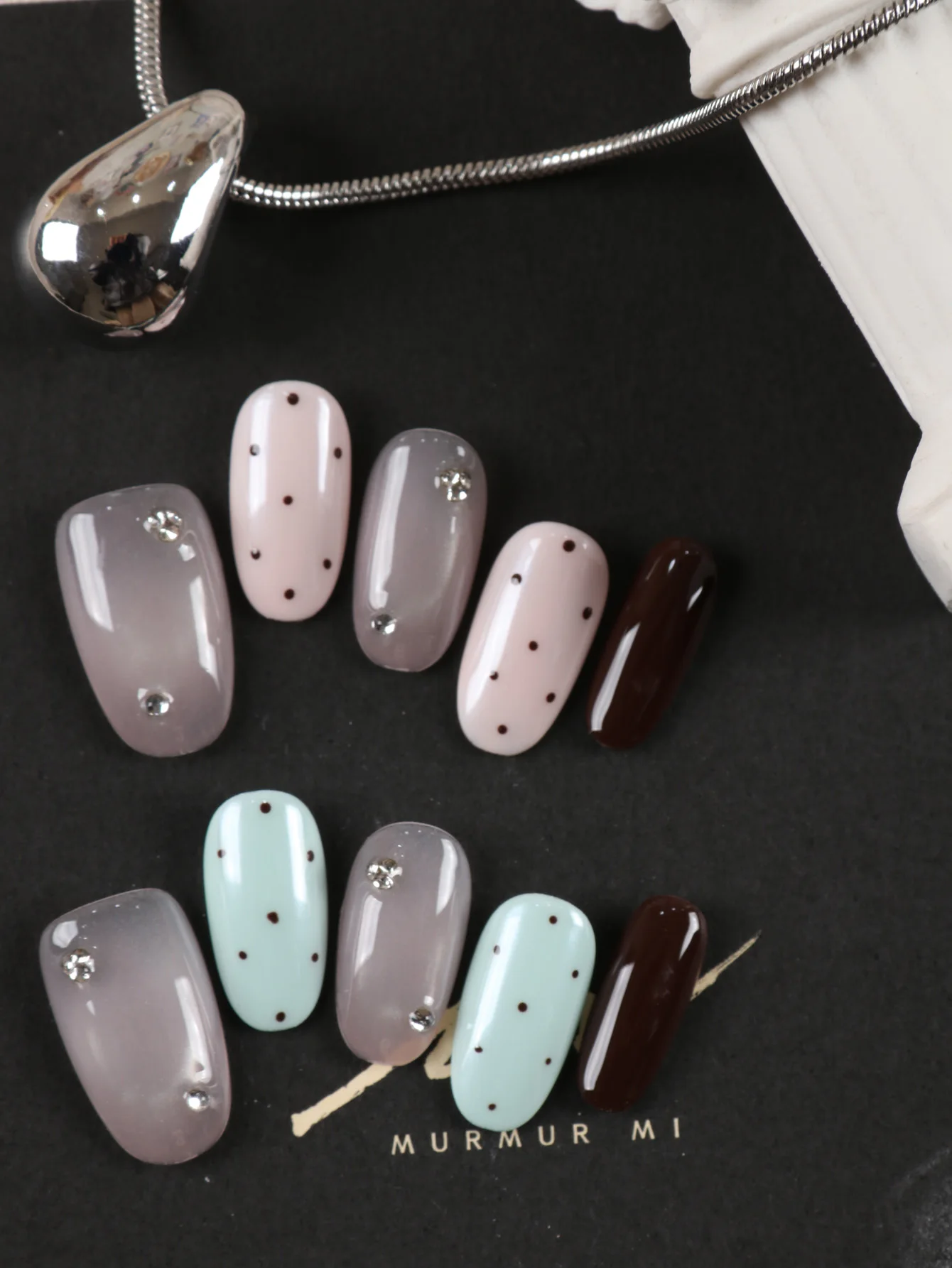 10Pcs Press on Nails Fake Nails Short Golden Cat's Eye Flash Diamond Bow Includes 1 Sheet of Adhesive Tabs & 1 Pc Mini File