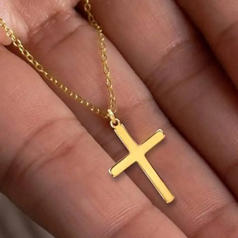 Huitan Halskette mit Anhänger für Damen, Kreuzform, schlichter Stil, Accessoires für die tägliche Party, vielseitiger goldfarbener/silberfarbener Schmuck