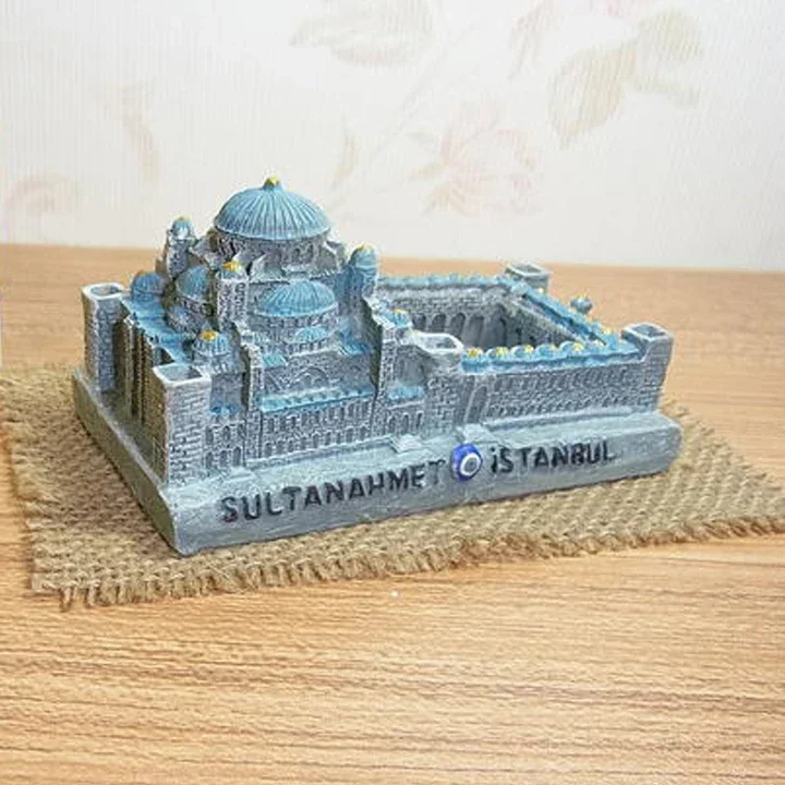 

Resin Crafts World Architecture European Style Castle Building Model Tourist Souvenir Mini Villa Home Office Decoration