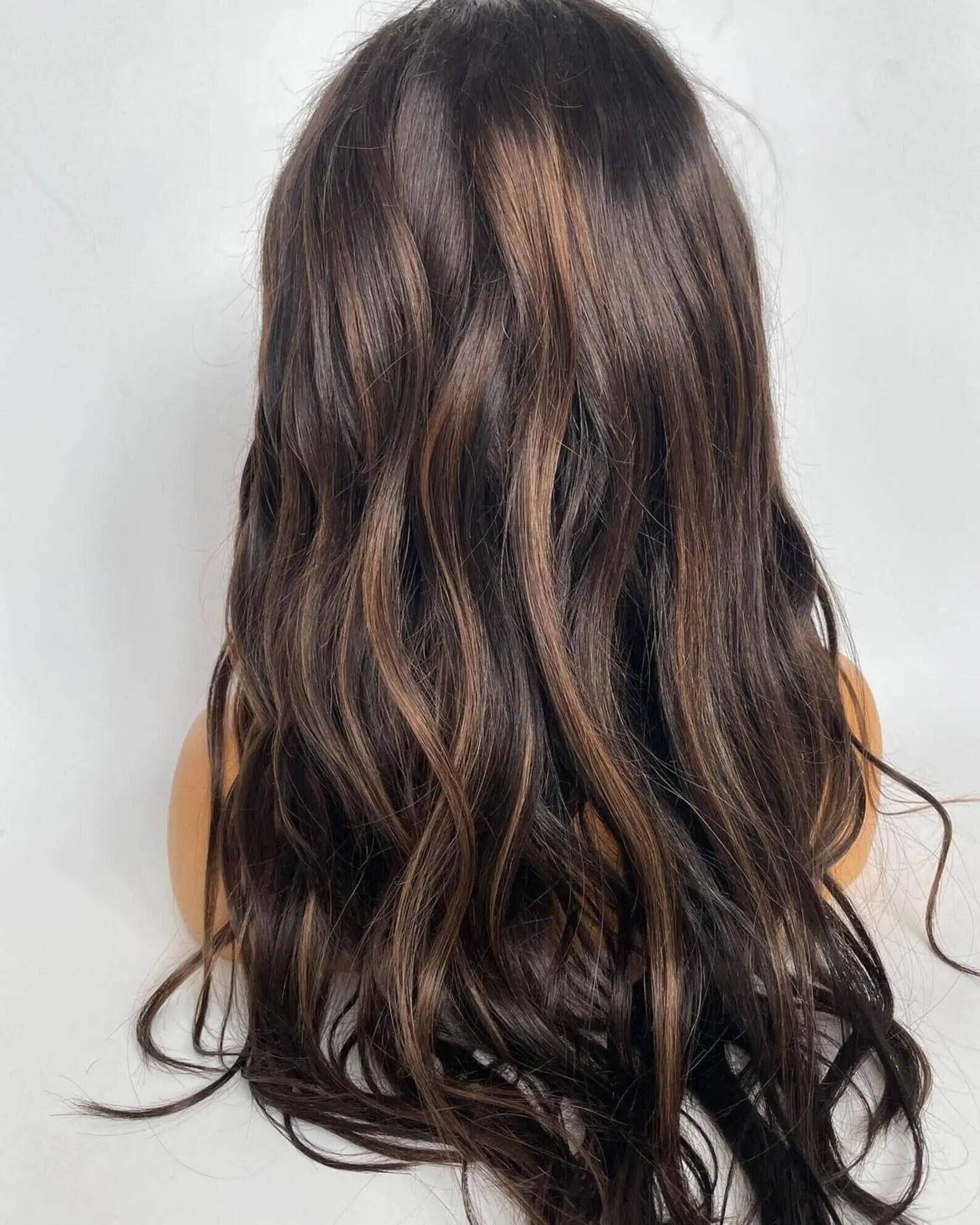 接着剤なしの長いかつら,自然な髪,波状,茶色のハイライト,事前に摘み取られたヨーロッパの髪,hdレース,5x5,28インチ