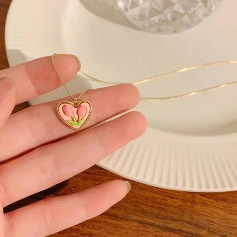 2025 Fashion New Necklace Love Pink Flowers Niche Design Versatile High-end Sense Collarbone Chain Necklace Factory Sales Femme