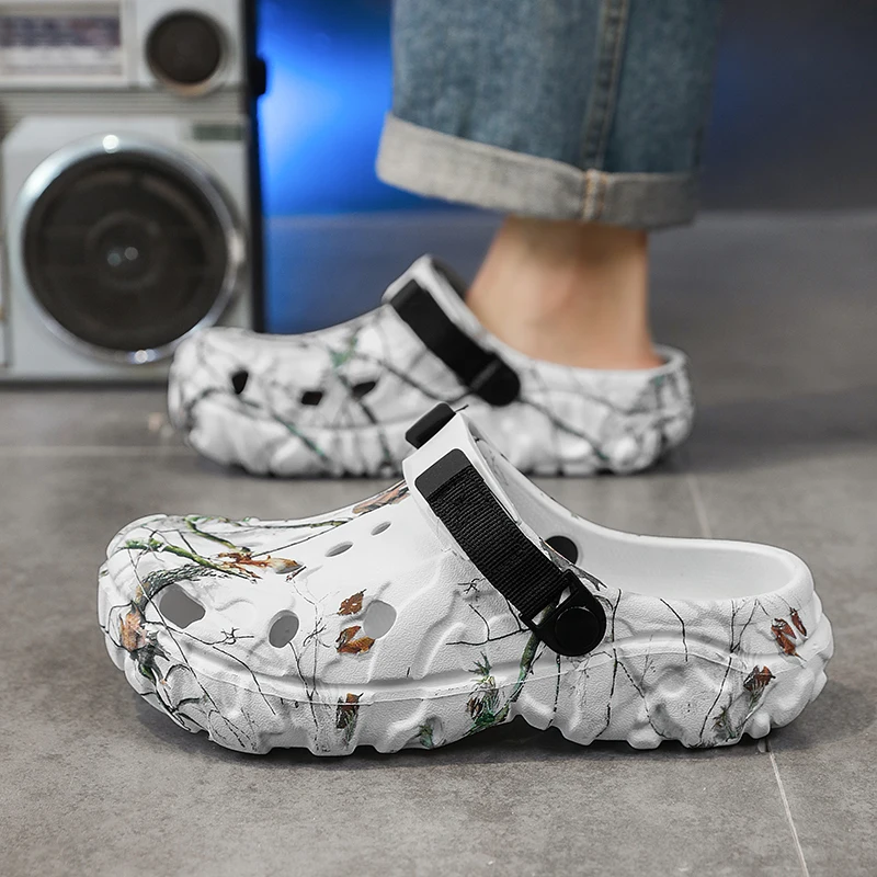 2024 Summer Men's Sandals New Home Garden Shoes Comfortable and Lightweight Men Slippers Non-Slip Soft Bottom Flip Flop Sandals image 5