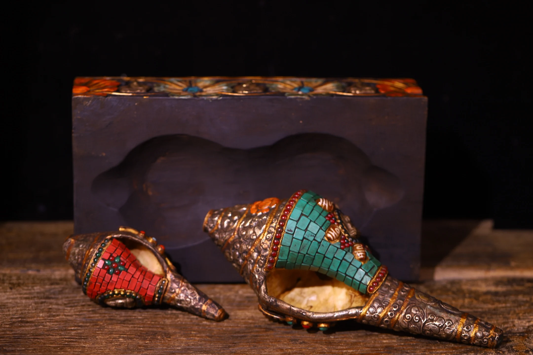 Old Natural Conch Painted Mosaic Gem gZi Beads Turquoise Eight Treasures Buddha conch Shakyamuni Conch Bodhi Root Base screen