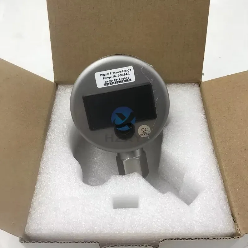 XZT 700BAR/10000PSI/70MPa (BSP1/4) Digital Pressure Gauge with Red Boot Protector 3.15