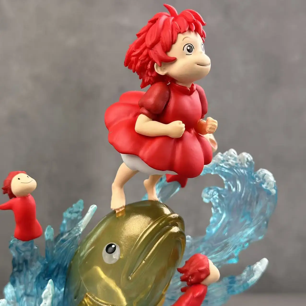 Bandai Shenyin Wave Girl Handmade Cliff Little Goldfish puede brillar Anime escena habitación escritorio modelo caja ciega en caja hecha a mano