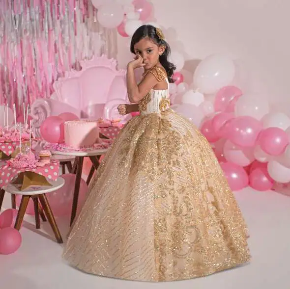 Gouden Mini Quinceanera Jurken Baljurk Spaghettibandjes Kant Bloemenmeisje Jurken Voor Bruiloften Mexicaanse Optocht Jurken Baby