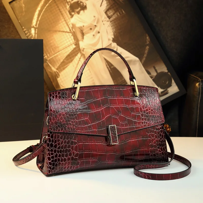 European and American light luxury high-end glossy pattern women's bag 2026 new model crossbody handbag bag tren