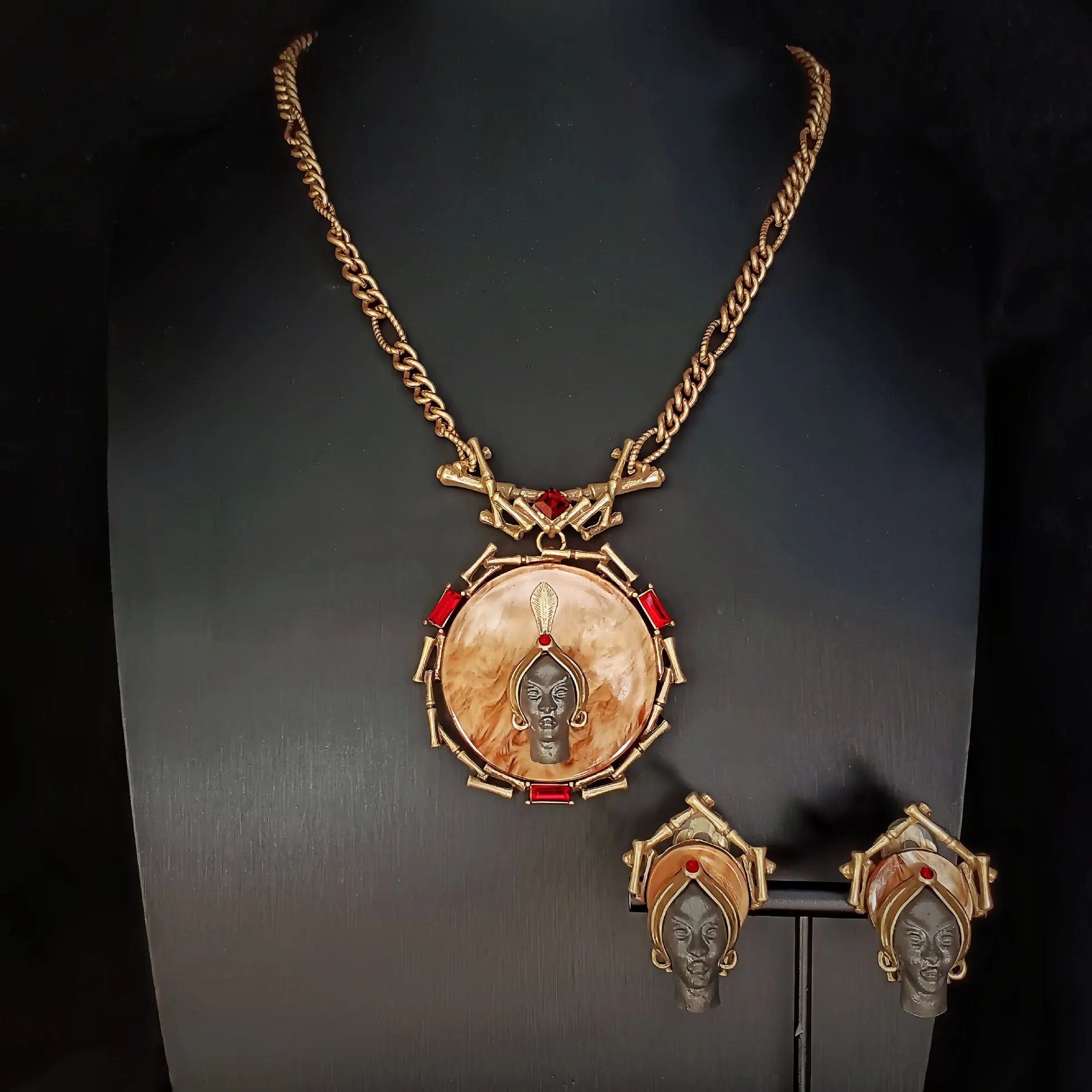 

Винтажное африканское племенное ожерелье, комплект серег, этническая массивная ювелирная цепочка с резным кулоном для лица, аксессуары для костюмов в стиле ретро