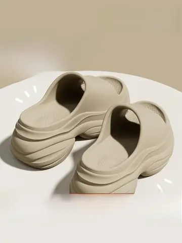 여성용 두꺼운 굽 슬리퍼 여름 홈 키높이 작은 사이즈 비치 고급 미끄럼 방지 쿨 샌들 여성 슬립온 슈즈