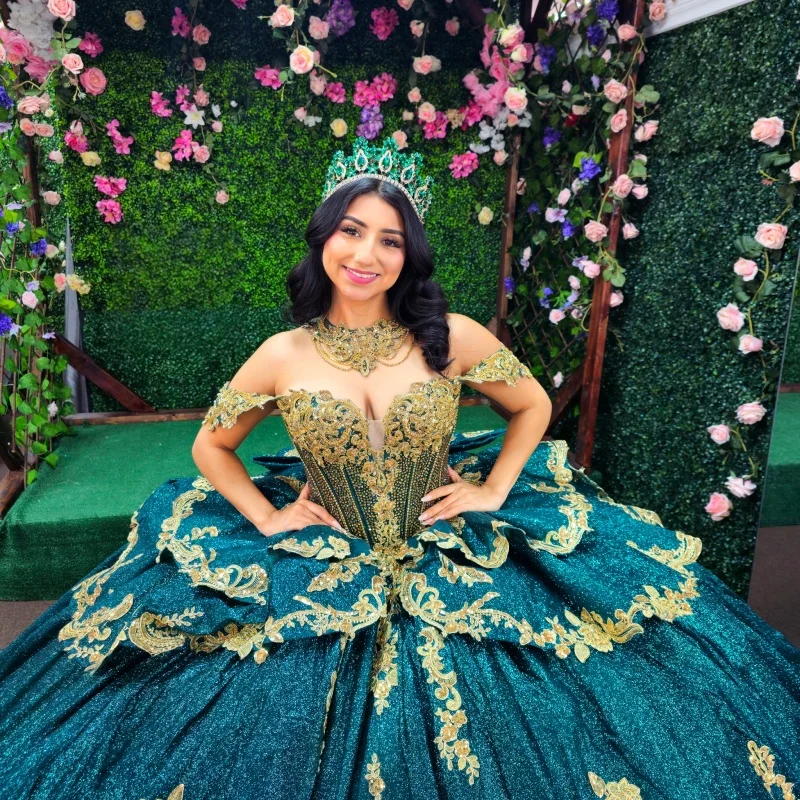 

Блестящее темно-зеленое платье Quinceanera с открытыми плечами и кристаллами, блестящая наклейка с длинным хвостом и бантом, платья de 15, Quinceanera ﻿ Настроить
