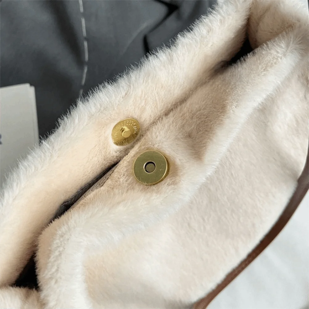 

Fashion Soft Large Capacity Tote with Handle Portable Women's Handbag Buckle Closure with Pendent Underarm Bag Outdoor