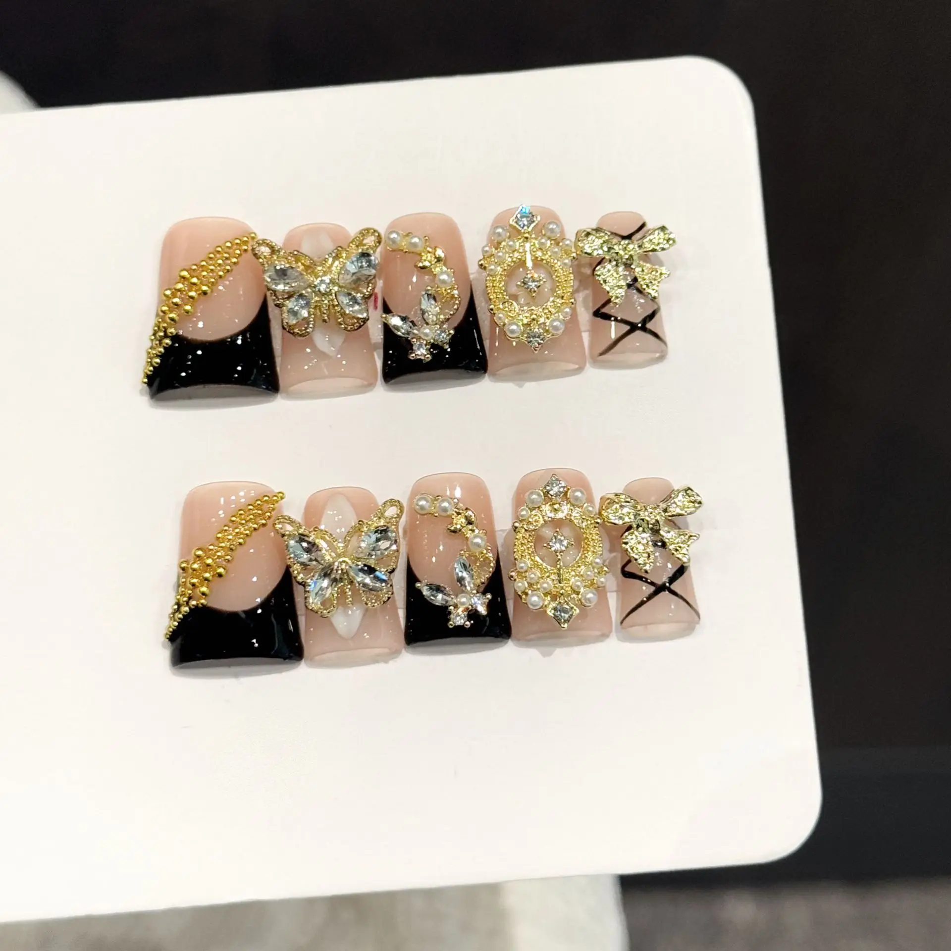 10PCS Duck Handmade Press On Nails,Light Luxury Court Style,Suitable For Festivals Parties And Daily Wear.