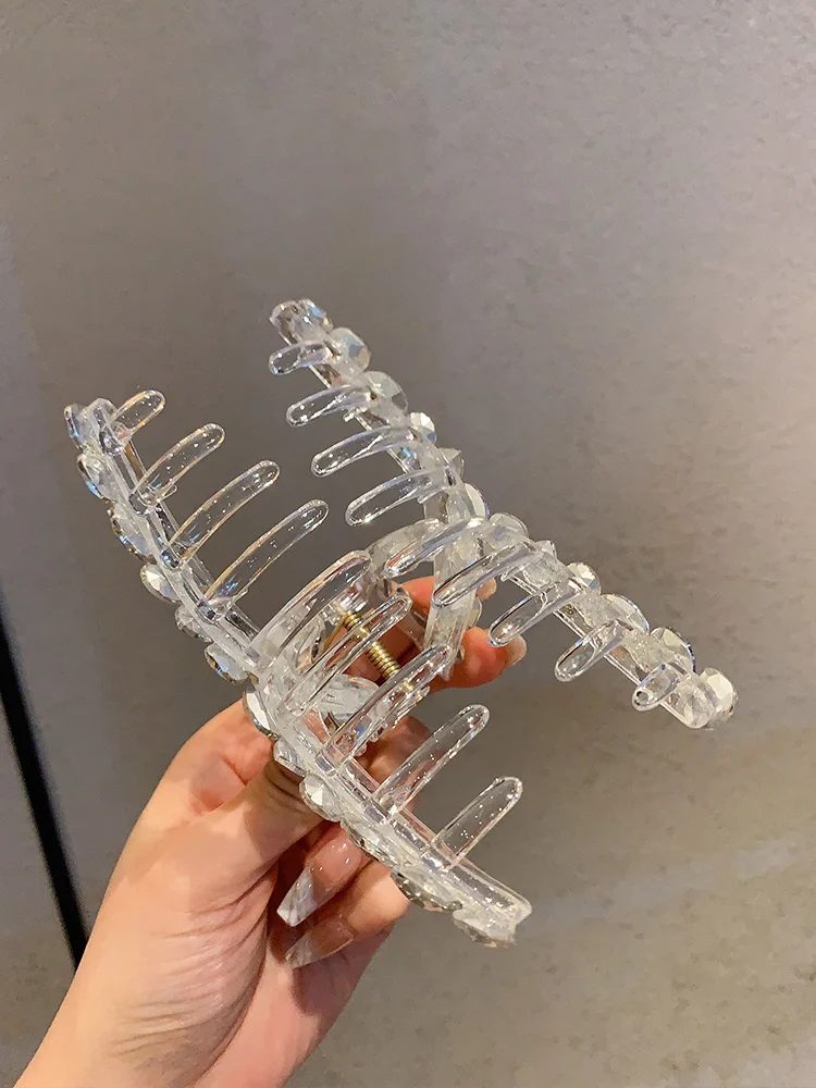 

Ele, простой прозрачный хрустальный коготь для волос, блестящий корейский Sle, новинка 2025 года, милый универсальный зажим для хвоста ковчег для головы