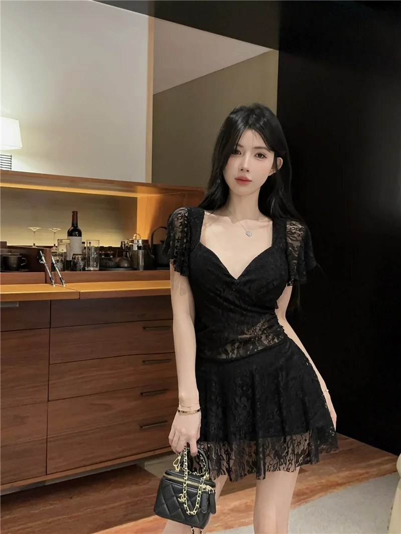 

Autumn new seaside vacation super slim waist thin lace design sense of small size dress