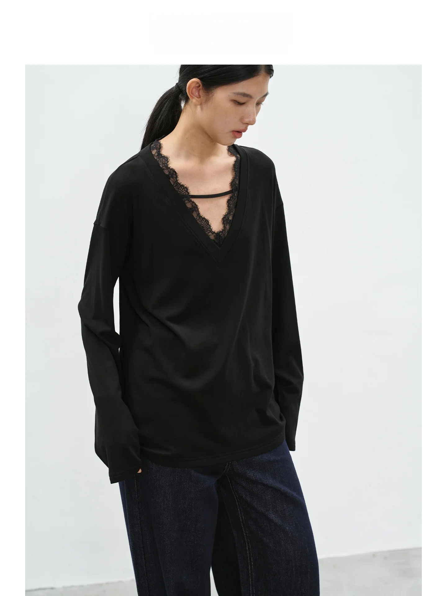 

EIGHTHMONTH August Deep ey Lace Splicing V-ne Loose Long Sve Women's Lazy Sle Slimming Top Ele Sle T-irt