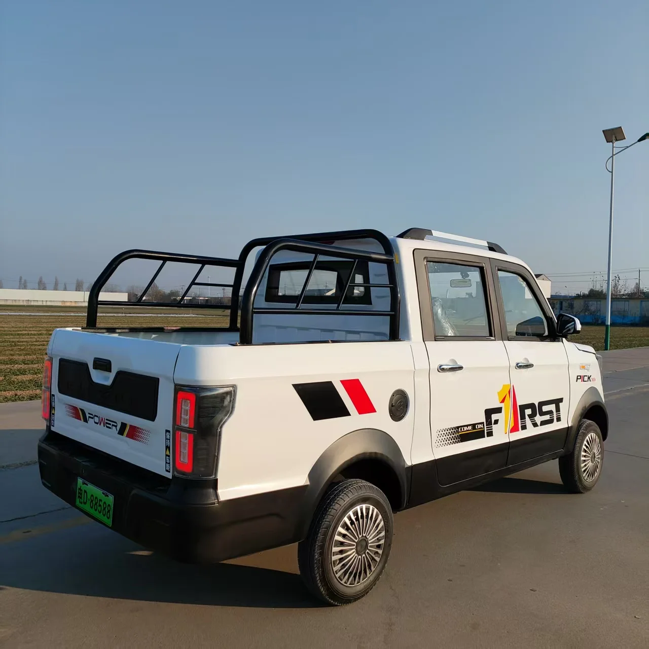 Electric pickup truck four-wheel right rudder suitable for adult use