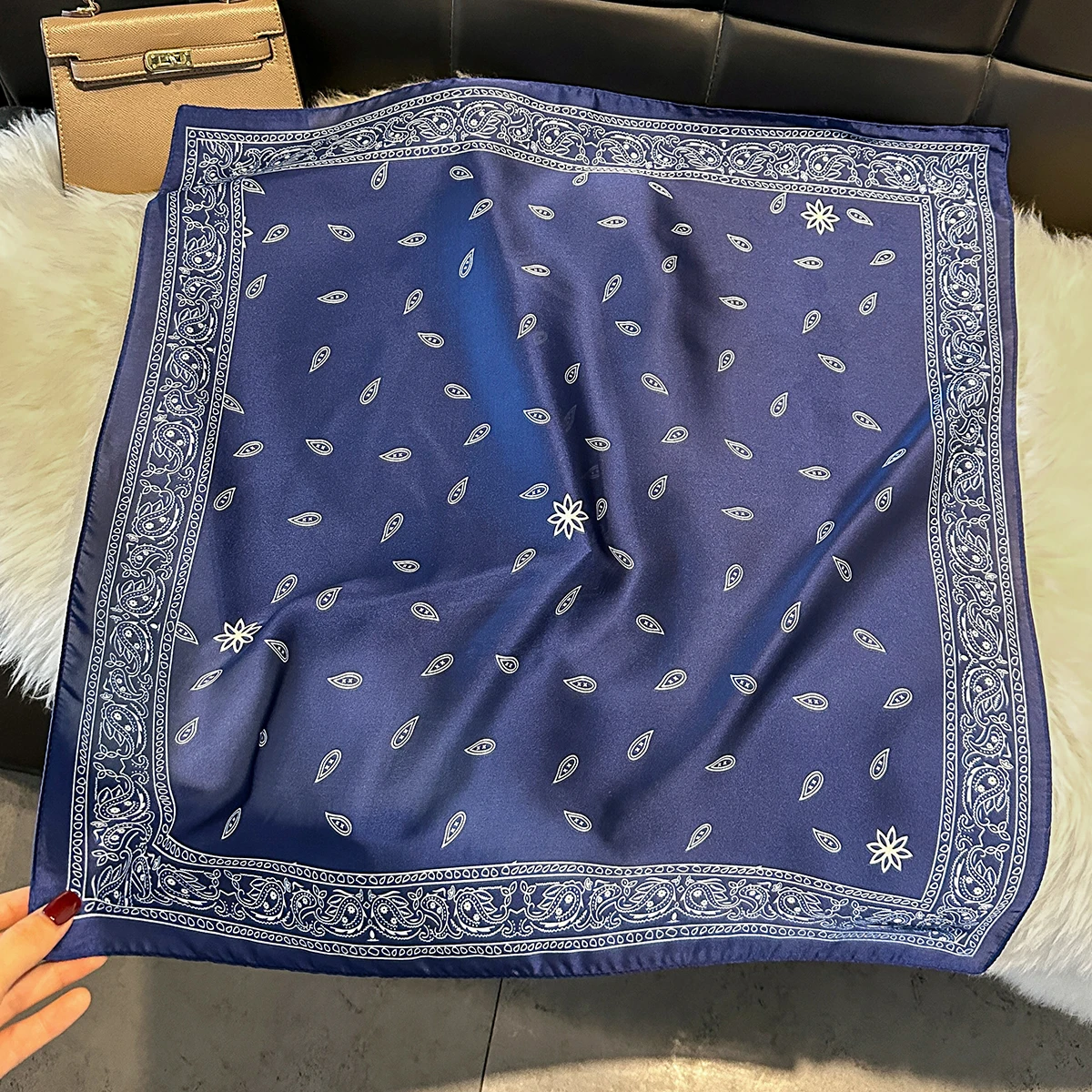 Neue 70 cm Platz Paisley Print Platz Silk Schal Lässig Elegante Dünne Atmungsaktive Hals Frauen Winddicht Kopf Wrap Haar Schals – Detail 9