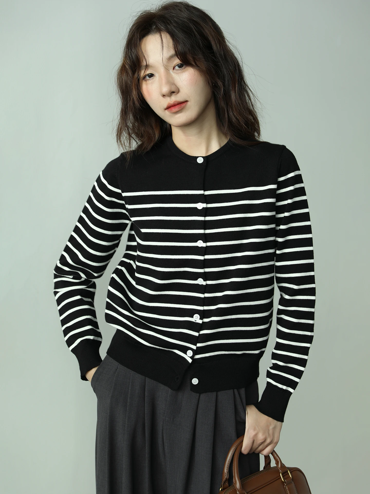 

Ретро-кардиган в полоску для женщин, осенне-зимний, простой, с круглым вырезом, на пуговицах, универсальный, омолаживающий, для повседневной носки, свободного кроя