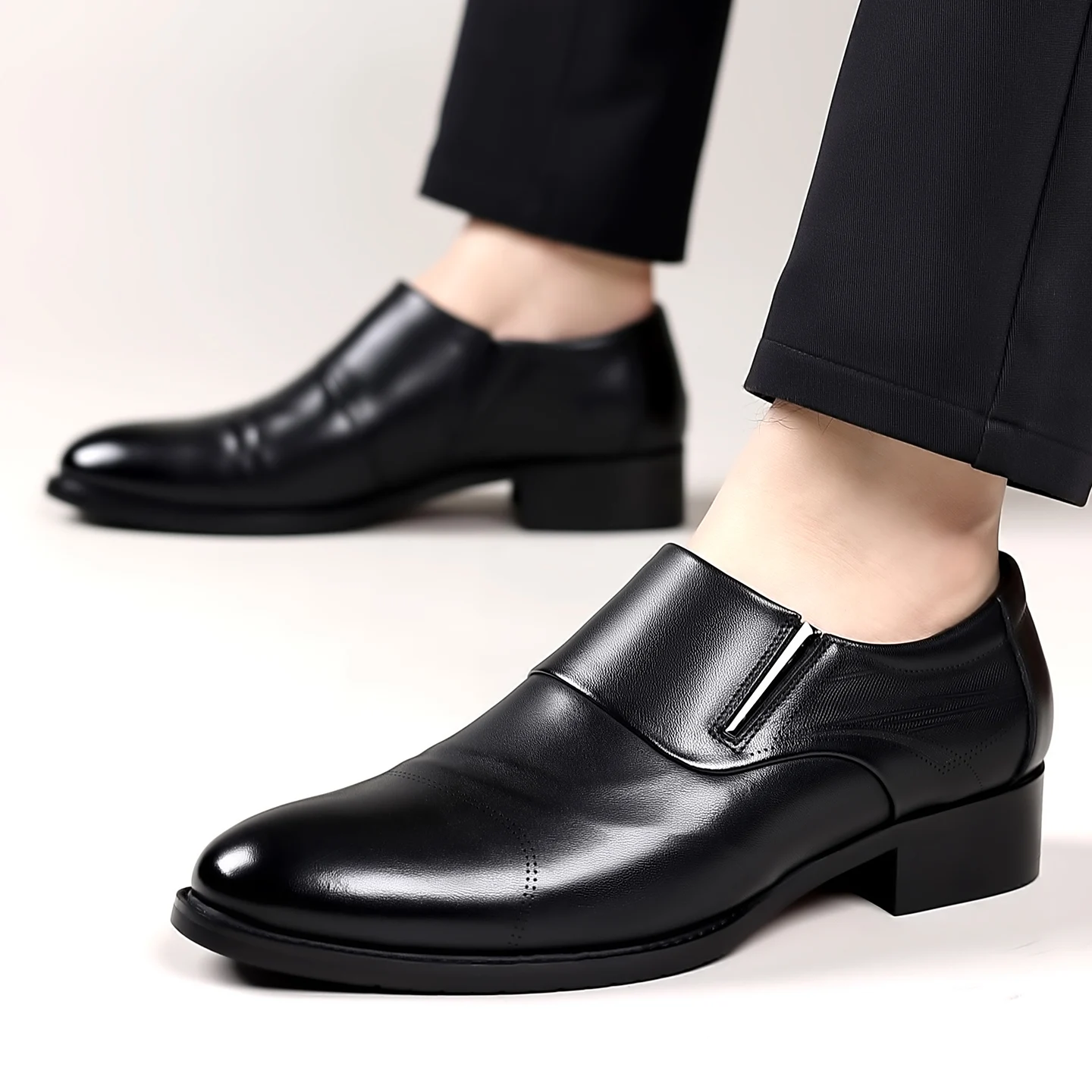 

Деловое платье из воловьей кожи, высококачественные мужские кожаные туфли с острым носком, свадебные туфли для жениха, высококачественные брендовые мужские туфли на одной педали с мягкой подошвой