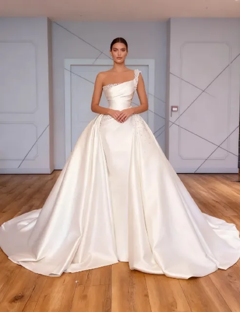 Customized One Shoulder Satin Wedding Dresses 2026 Gorgeous and Elegant Sleeveless Backless Bridal Gown Robe Adorned with Pearls 4 Customized One Shoulder Satin Wedding Dresses 2026 Gorgeous and Elegant Sleeveless Backless Bridal Gown Robe Adorned with Pearls 4