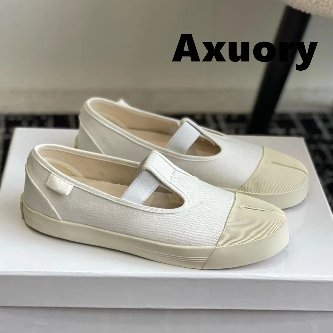 

Women's Split toe casual flat shoes Solid Color Genuine Leather High Quality Round Toe Slip on Hollow Casual Shoes