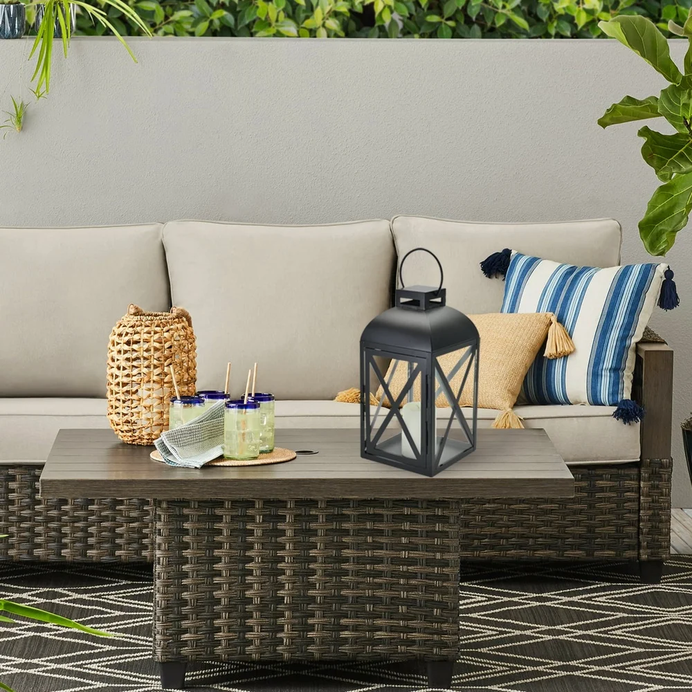 大型ブラックメタルランタンキャンドルホルダー、屋内外装飾用、スイングオープン式ドア、安定したベース、ピラーティーライト付き