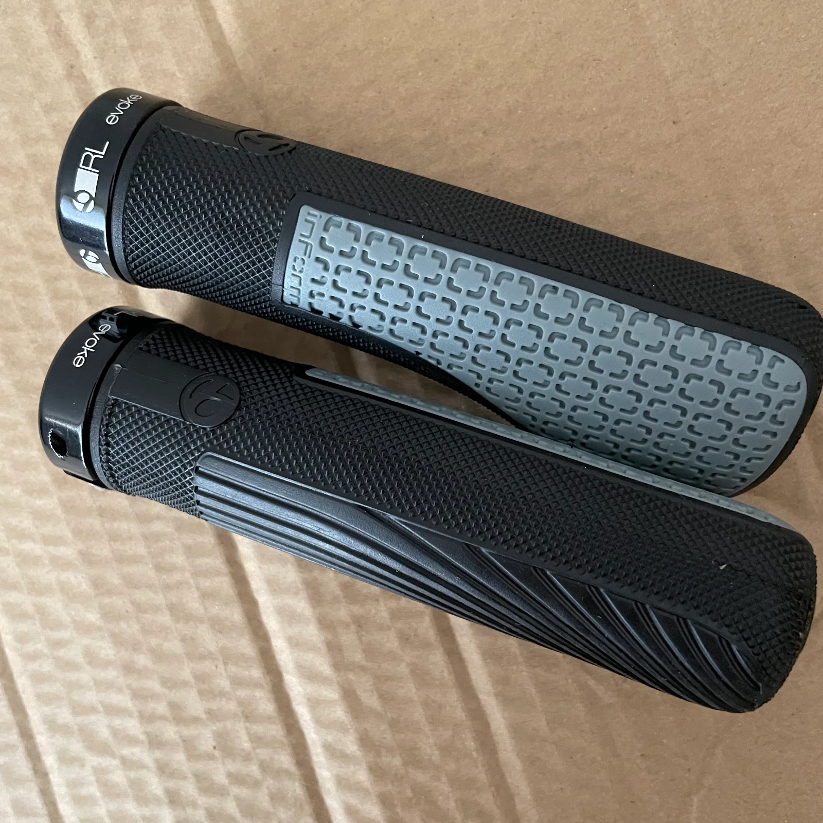 for BONTRAGER Evoke RL Handlebar Grip Lock On Inform 130 x 43mm 22.2mm Bicycle grips