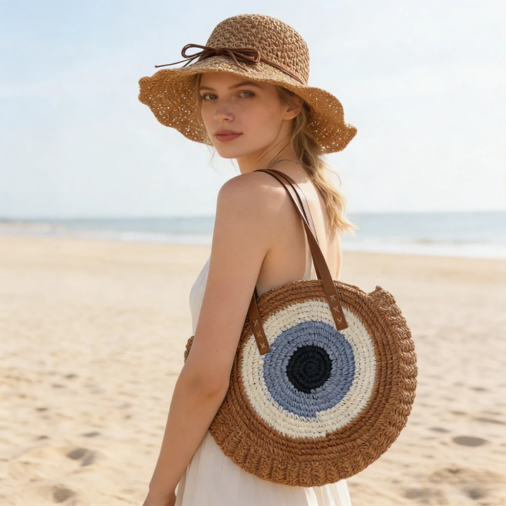 

Набор из 2 предметов: Новая летняя соломенная сумка и соломенная шляпа. Женская новая сумка через плечо, вместительная плетеная пляжная сумка-тоут круглой формы с цветными блоками.