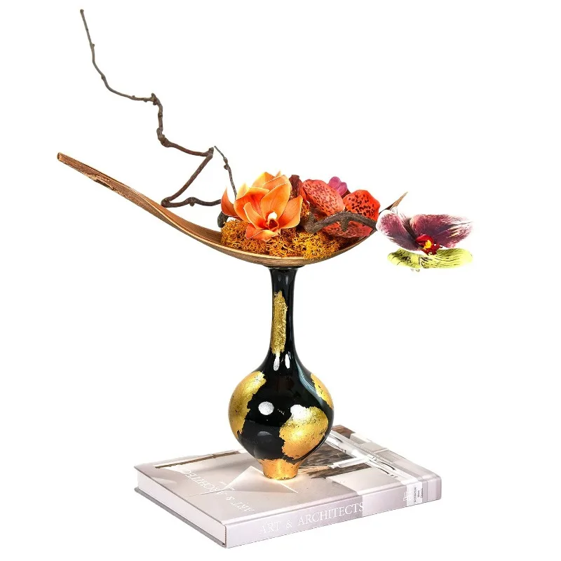 

Song-style aesthetics medieval wabi-sabi decorative floral arrangement, modern vase, Italian light luxury ornament